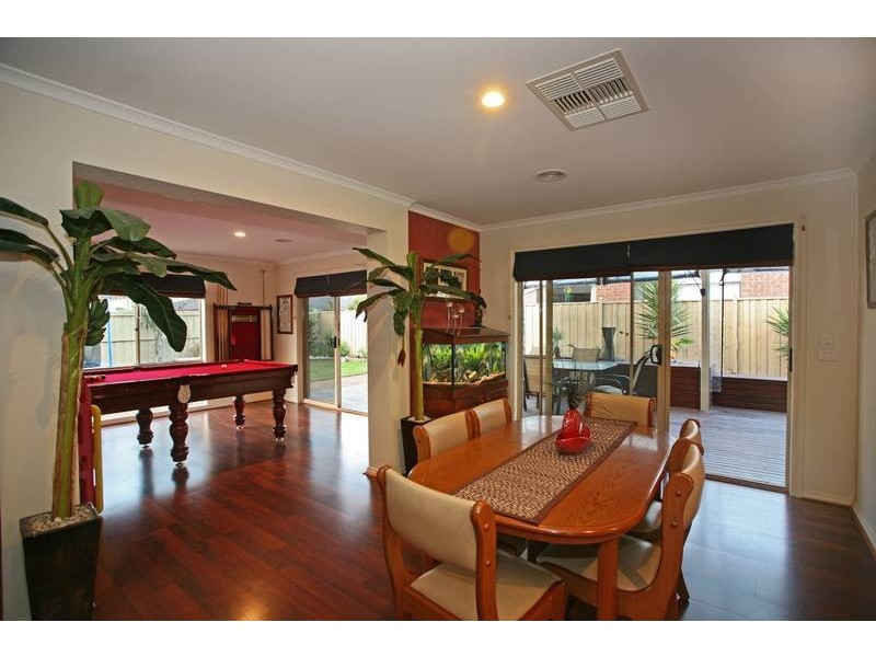 22 OAKLANDS WAY, Pakenham VIC 3810