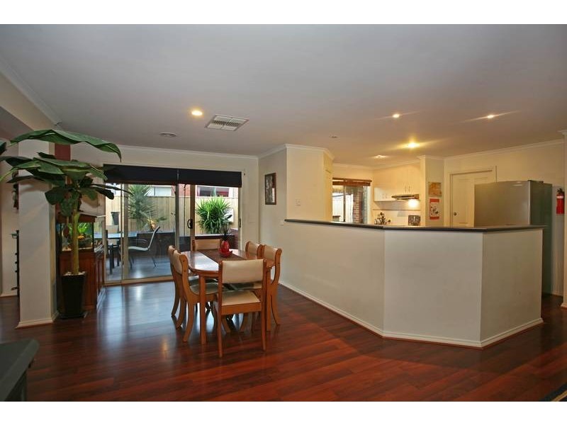 22 OAKLANDS WAY, Pakenham VIC 3810