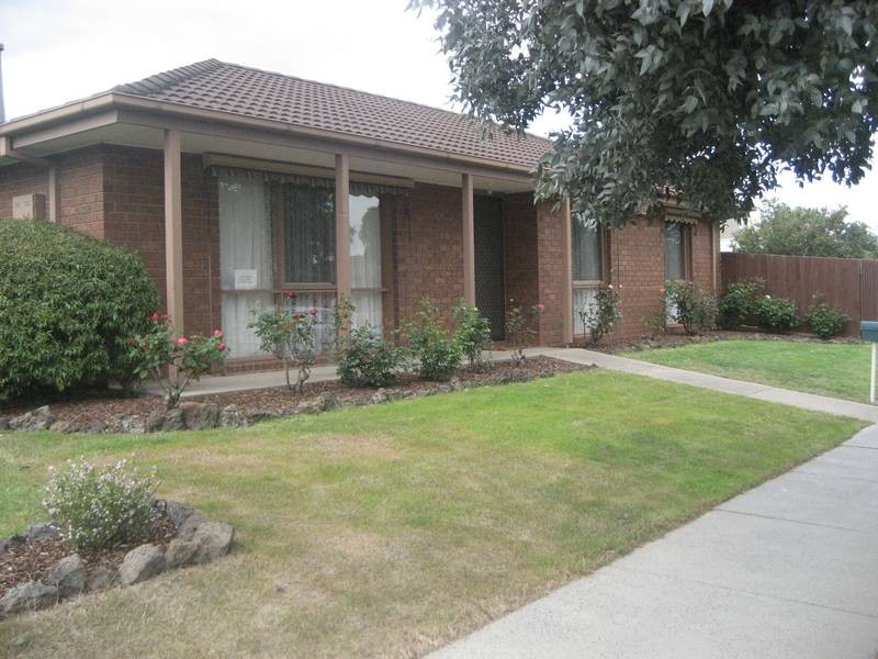 15 Deed Drive, Pakenham VIC 3810