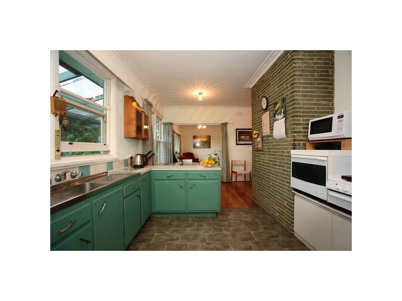 6 Girrahween Road, Maryknoll VIC 3812