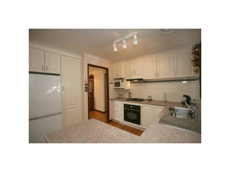 4 Dove Court, Pakenham VIC 3810