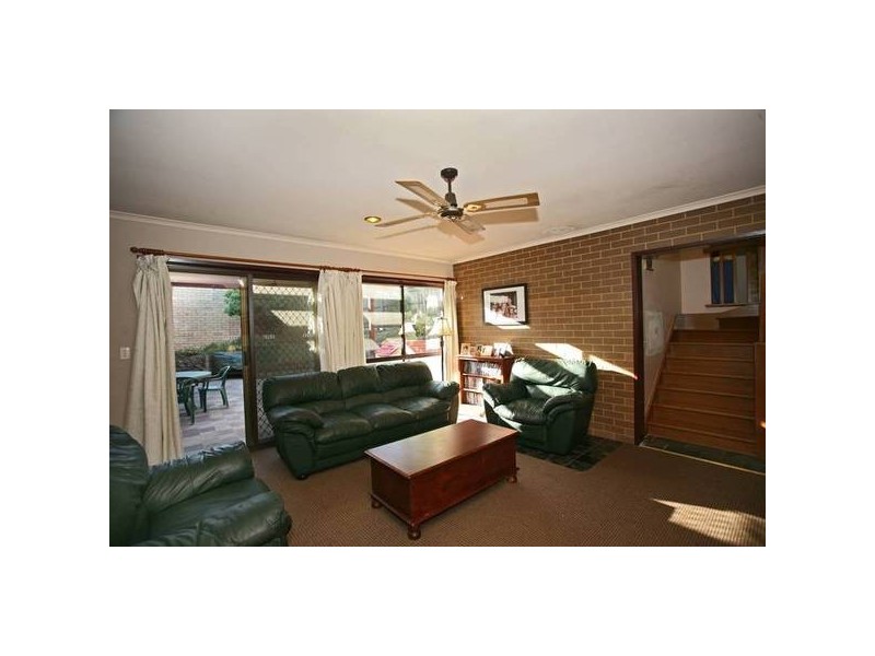 4 Dove Court, Pakenham VIC 3810