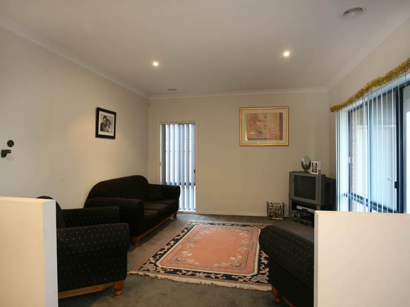 33 Bluehills Boulevard, Pakenham VIC 3810