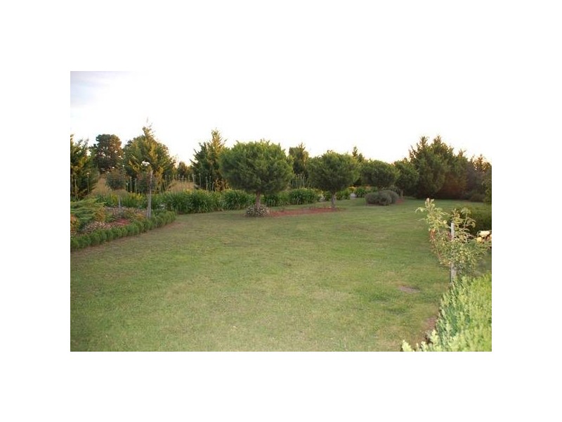 145 Eleven Mile Road, Tynong VIC 3813