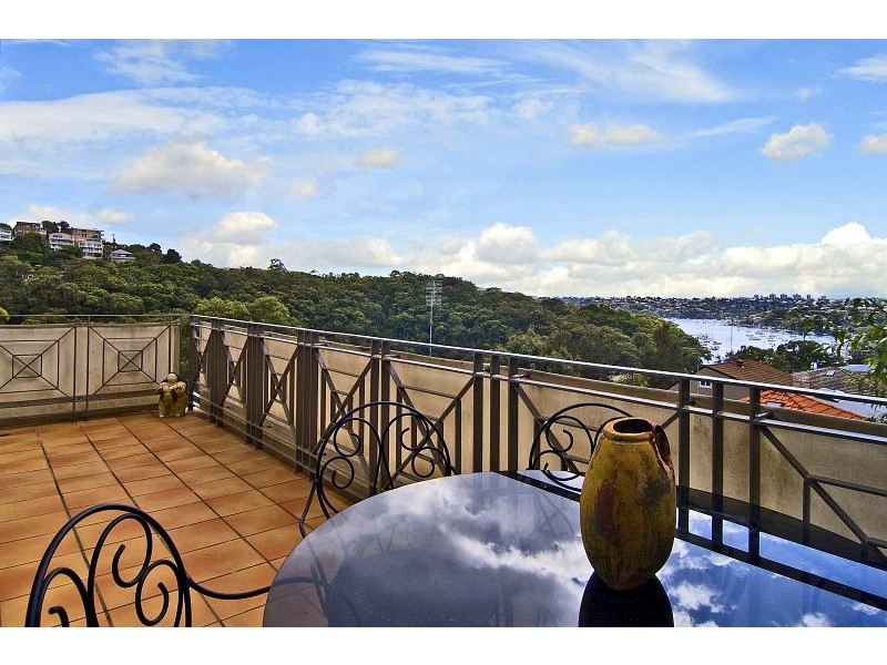 2/4 East Avenue (Enter via Rowlison Parade), Cammeray NSW 2062