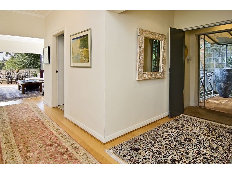 2/4 East Avenue (Enter via Rowlison Parade), Cammeray NSW 2062