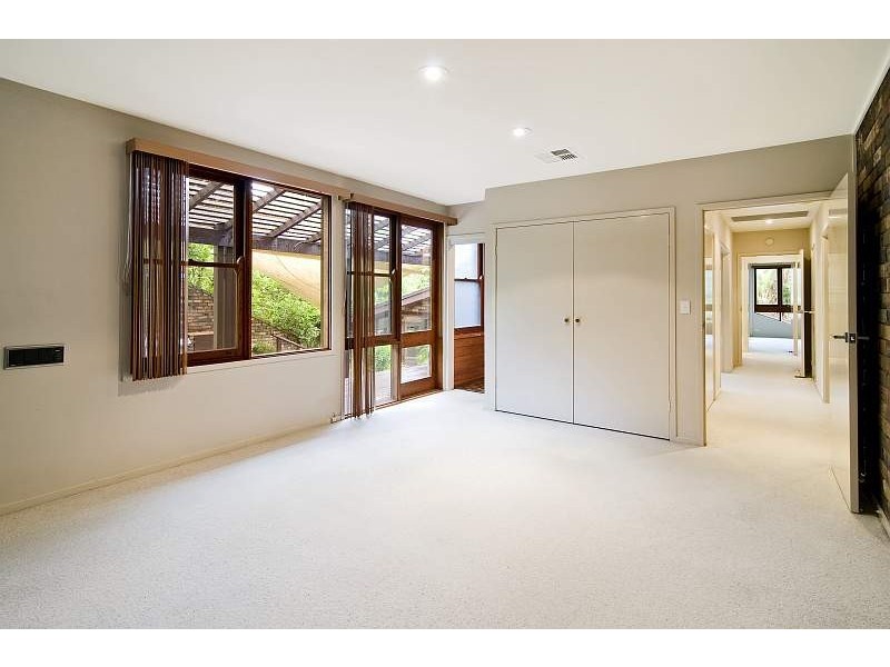 32 Covelee Circuit, Middle Cove NSW 2068