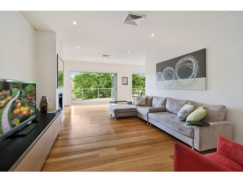 6 Morotai Crescent, Castlecrag NSW 2068