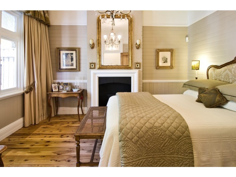 16 Armstrong Street, Cammeray NSW 2062