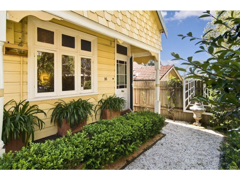 16 Armstrong Street, Cammeray NSW 2062