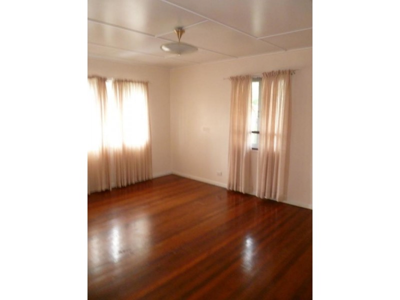 4 Loombah Crescent, Ferny Hills QLD 4055