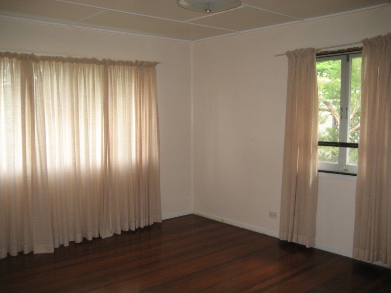 4 Loombah Crescent, Ferny Hills QLD 4055