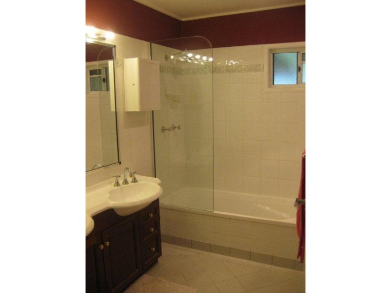 52 Tarnook Drive, Ferny Hills QLD 4055