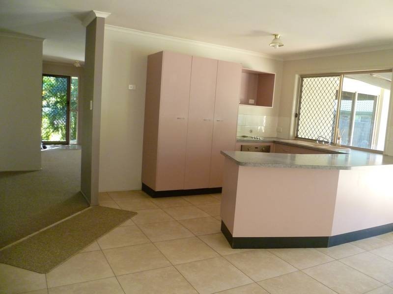 42 Falconglen Place, Ferny Grove QLD 4055