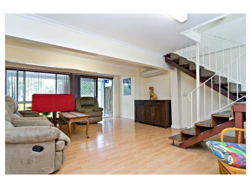16 Bundar Crescent, Ferny Hills QLD 4055