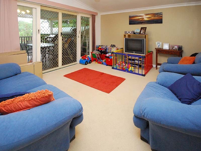 13 Onslow Street, Arana Hills QLD 4054