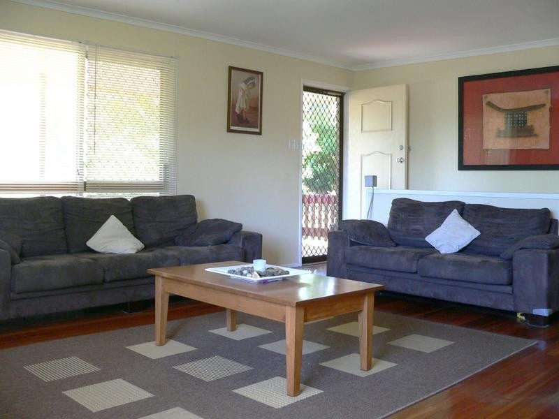 75 View Cr, Arana Hills QLD 4054