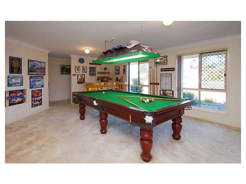 50 Hillenvale Avenue, Arana Hills QLD 4054