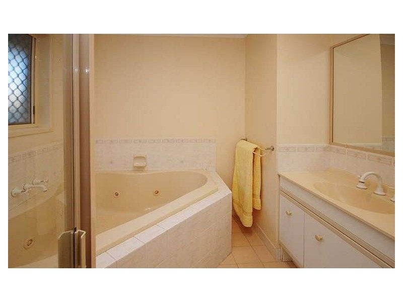 50 Hillenvale Avenue, Arana Hills QLD 4054