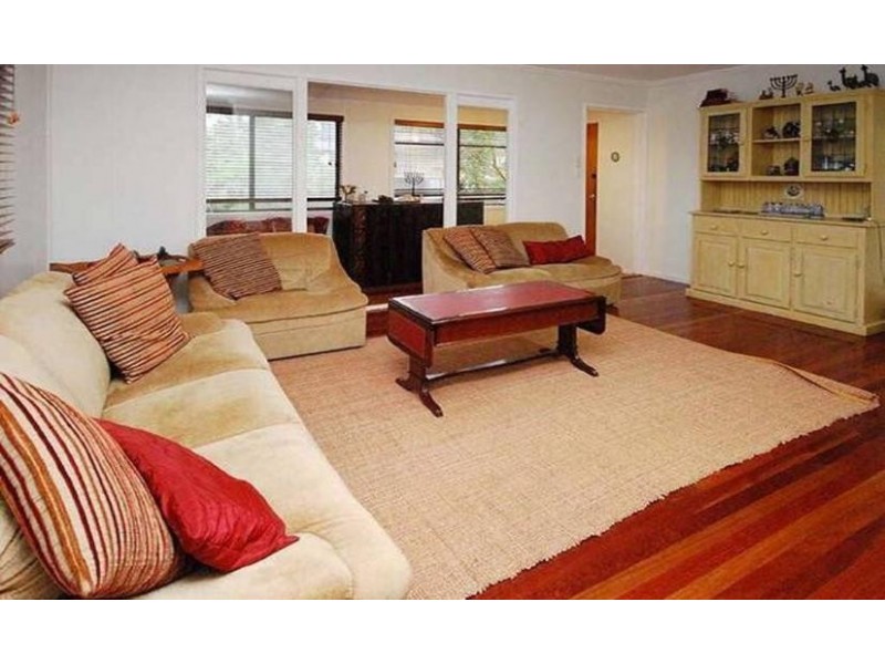 4 Menangle Ave, Arana Hills QLD 4054