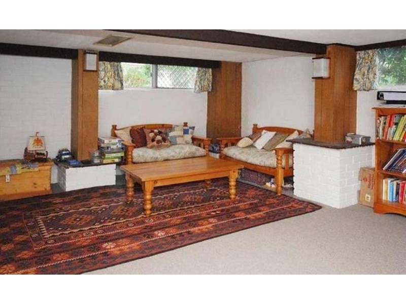 4 Menangle Ave, Arana Hills QLD 4054