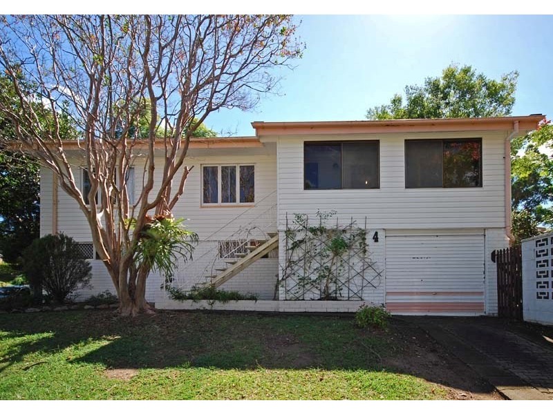 4 Menangle Ave, Arana Hills QLD 4054