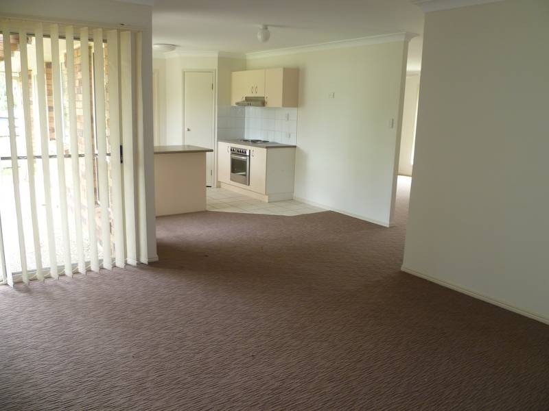 40 Hawkes Avenue, Arana Hills QLD 4054