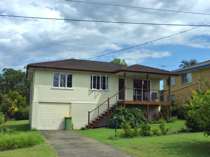 16 Mawarra Cres, Ferny Hills QLD 4055