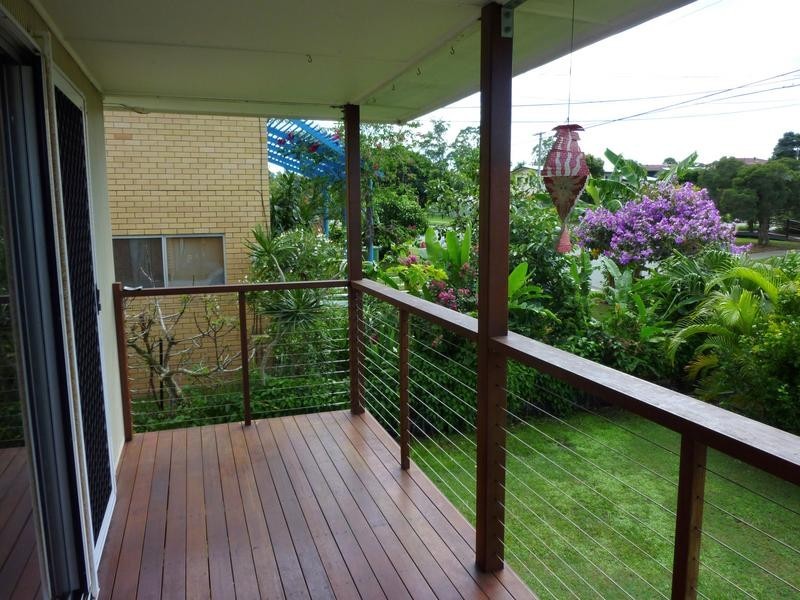 16 Mawarra Cres, Ferny Hills QLD 4055