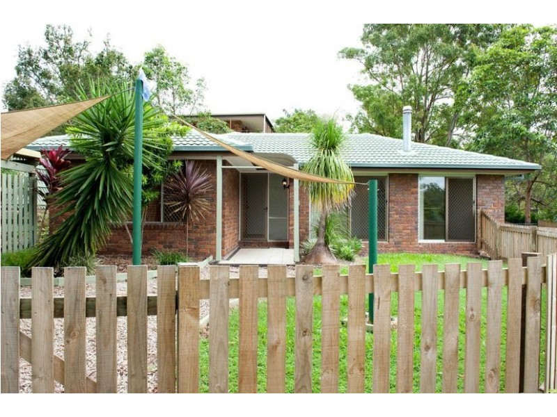 33 Tombondan Cres, Ferny Hills QLD 4055