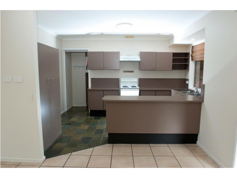 33 Tombondan Cres, Ferny Hills QLD 4055