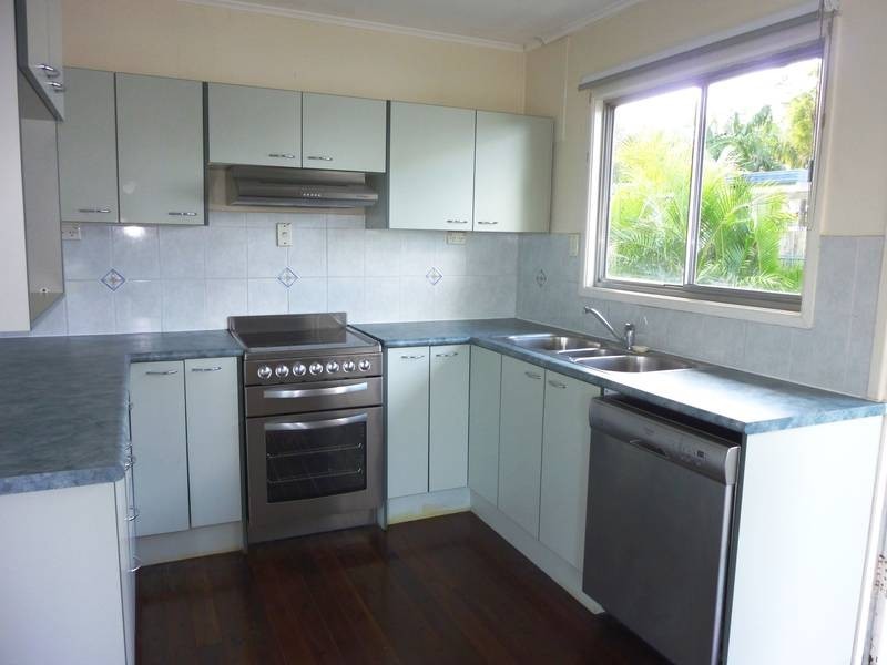 296 DAWSON PDE, Arana Hills QLD 4054