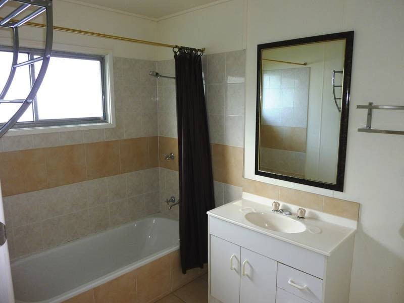 296 DAWSON PDE, Arana Hills QLD 4054