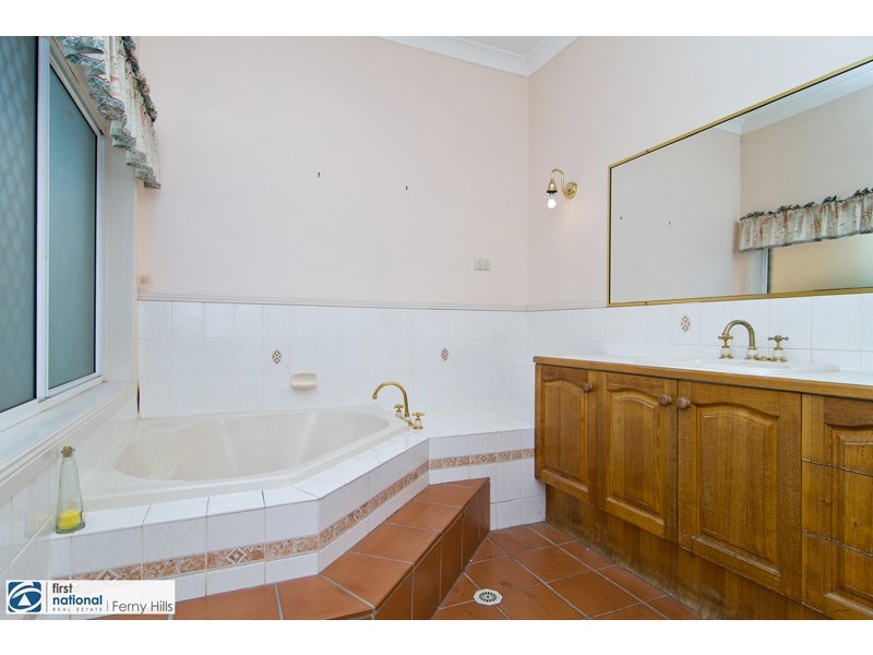 4 Zeppo Place, Mcdowall QLD 4053