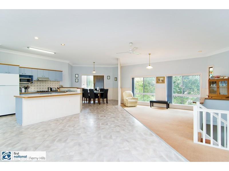 4 Zeppo Place, Mcdowall QLD 4053