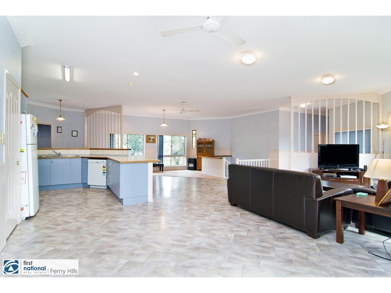4 Zeppo Place, Mcdowall QLD 4053