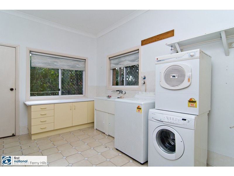 4 Zeppo Place, Mcdowall QLD 4053