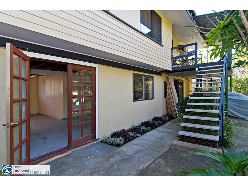24 Alkoomi Ave, Ferny Hills QLD 4055