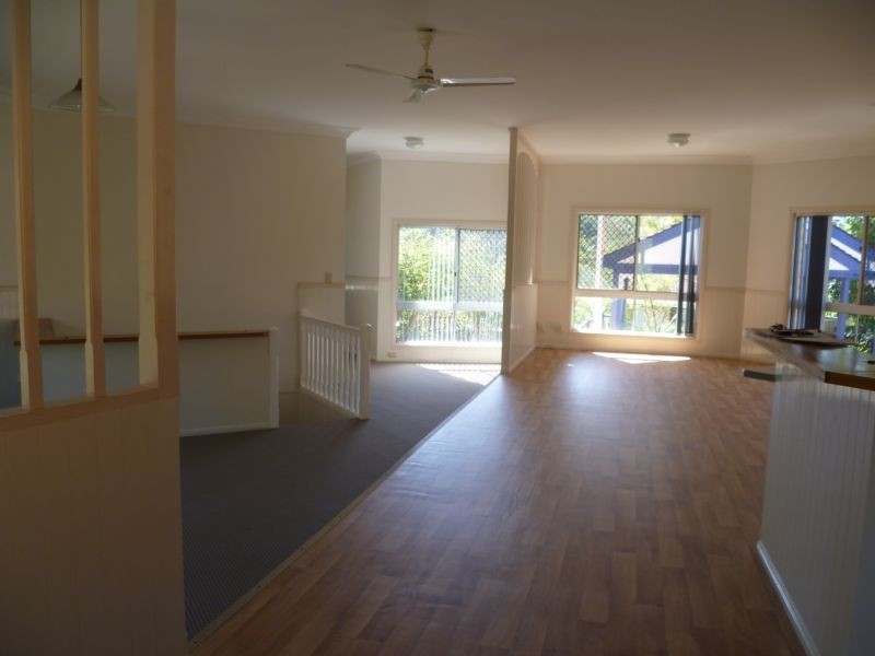 4 Zeppo Pl, Mcdowall QLD 4053