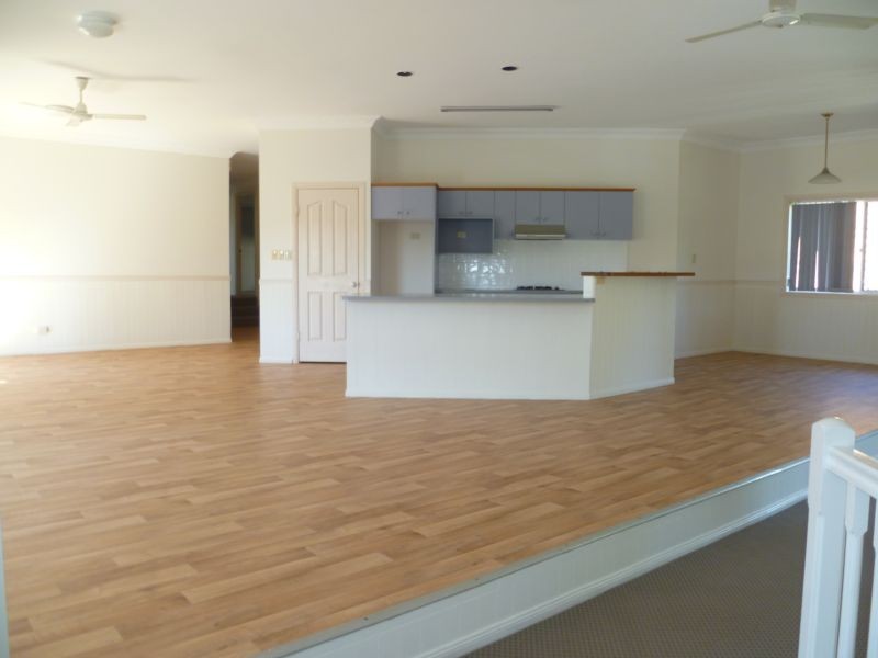 4 Zeppo Pl, Mcdowall QLD 4053