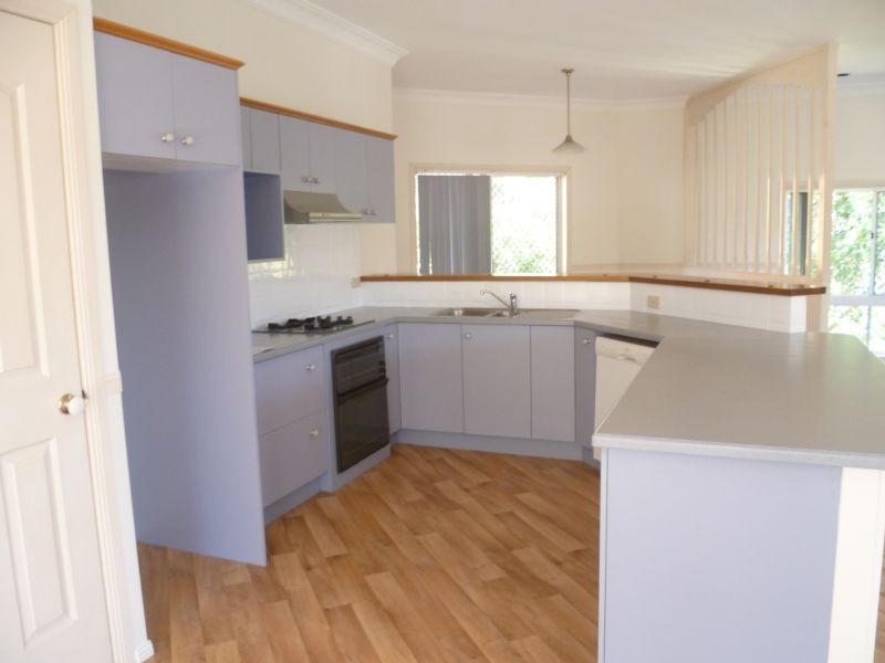 4 Zeppo Pl, Mcdowall QLD 4053