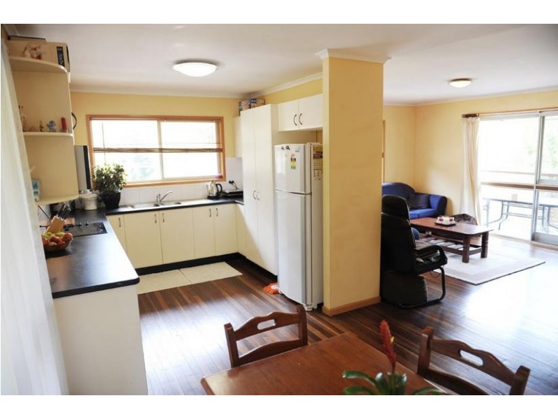 2 Loombah Cr, Ferny Hills QLD 4055