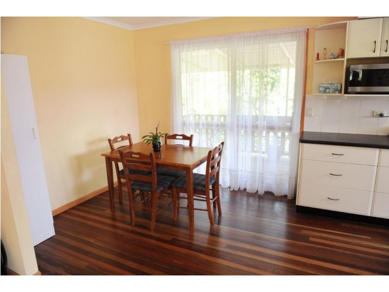 2 Loombah Cr, Ferny Hills QLD 4055