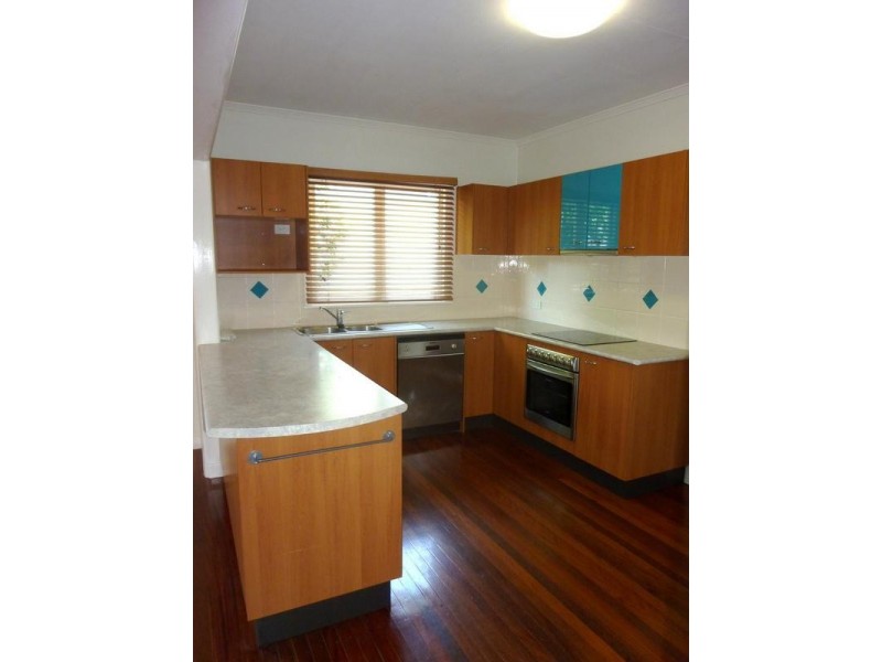 27 Yanderra Avenue, Arana Hills QLD 4054