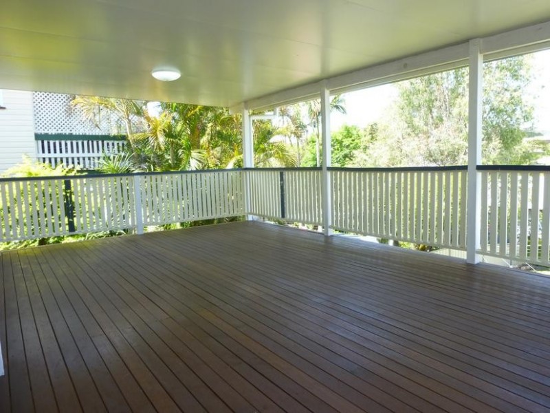 27 Yanderra Avenue, Arana Hills QLD 4054