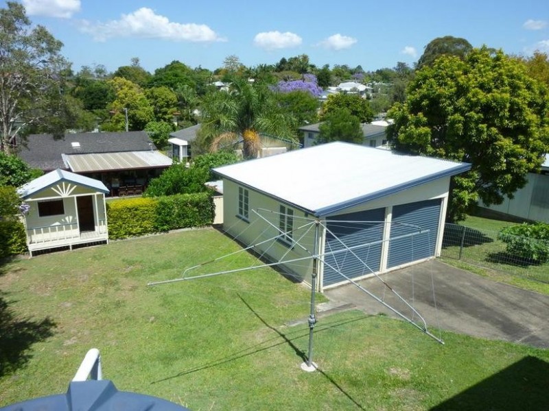 27 Yanderra Avenue, Arana Hills QLD 4054