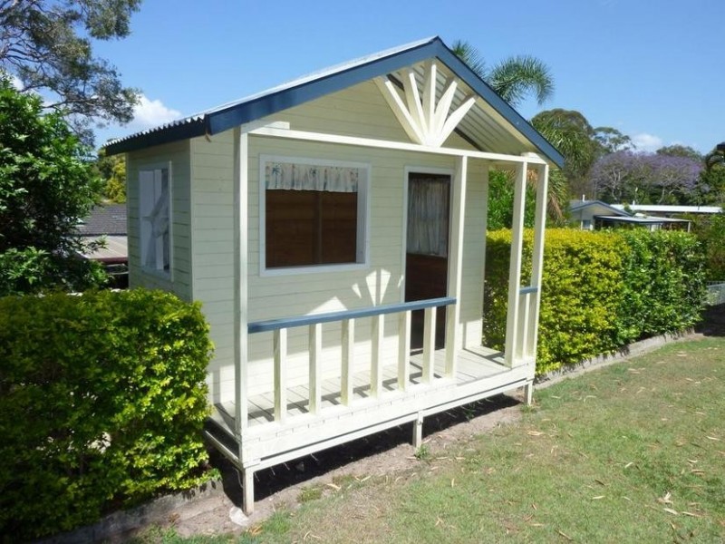 27 Yanderra Avenue, Arana Hills QLD 4054