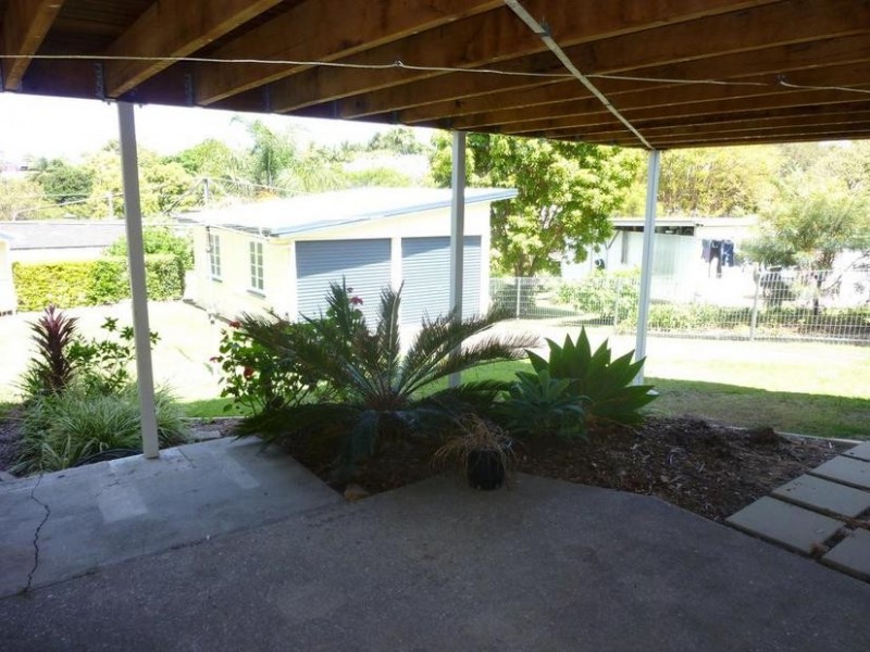 27 Yanderra Avenue, Arana Hills QLD 4054