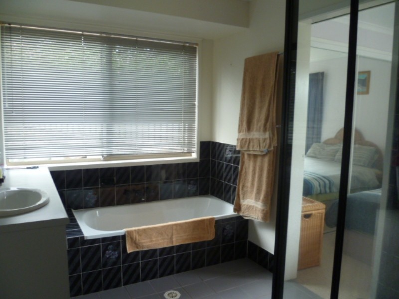 9 Greenfern Place, Ferny Grove QLD 4055