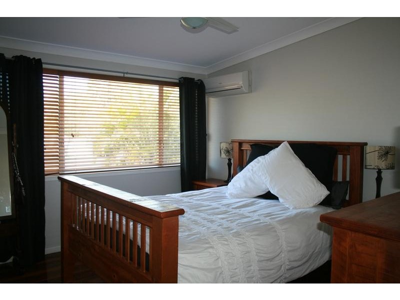 32 Hutton Road, Ferny Hills QLD 4055